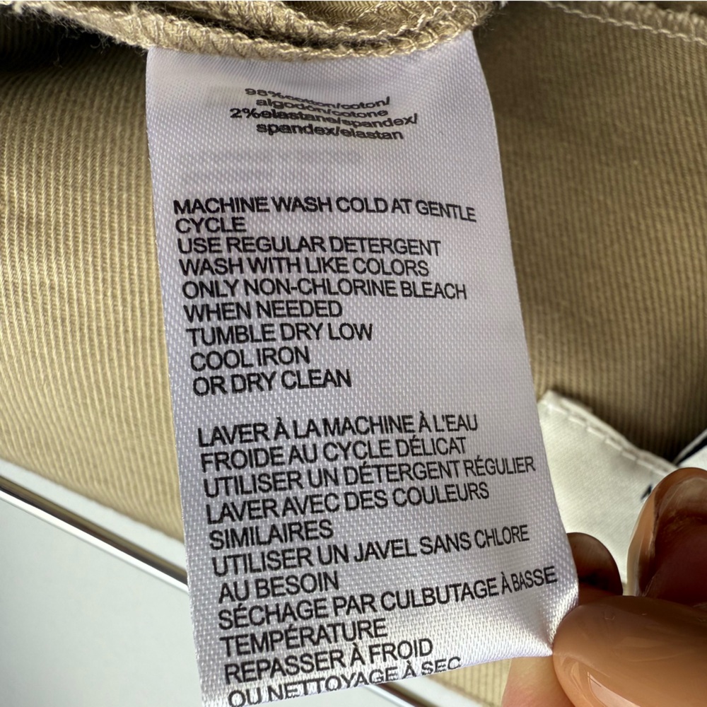 Halston Women Belted Solid Basic Shorts Size Large - image 3